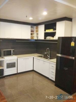 Condo for rent in Sukumvit 11, 2 bedroom 118 sqm. Near Nana BTS.