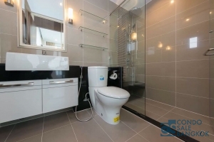Condo for rent Supalai Elite Suanplu 2 Bedrooms 83.5 sqm. Corner unit. 	<br />
Close to Chong Nonsi BTS.