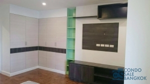 Condo for rent in Sukhumvit 55, 3 bedrooms and 1 maid room, 275 sqm.