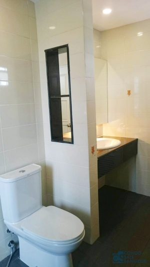 Condo for rent in Sukhumvit 55, 3 bedrooms and 1 maid room, 275 sqm.