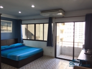 For rent at Sukhumvit 6, Studio 1 Bathroom, Only 2 minutes walk to BTS Nana Station.