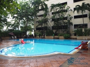 For rent at Sukhumvit 6, Studio 1 Bathroom, Only 2 minutes walk to BTS Nana Station.