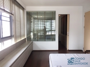 Sell with Tenants at Sukhumvit 42, 2 bedroom 87.71 sqm. Corner room, only 5 minutes walk to Ekkamai BTS.