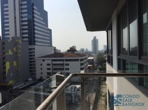 Sell with Tenants at Sukhumvit 42, 2 bedroom 87.71 sqm. Corner room, only 5 minutes walk to Ekkamai BTS.