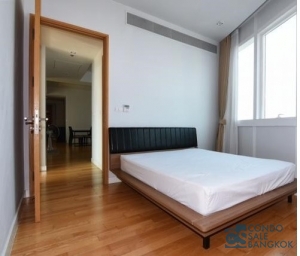 Condo for rent at Sukhumvit 20, fully furnished 2+1 bedrooms 128 sqm. Close to Asoke BTS. Ready to move in.