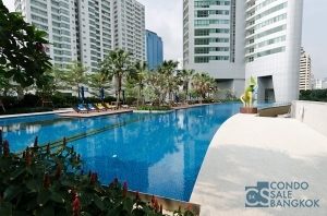 Best location for sale at Sukhumvit 16. Corner room very nice view, 3 bedrooms 193 sq.m. Close to Asoke BTS