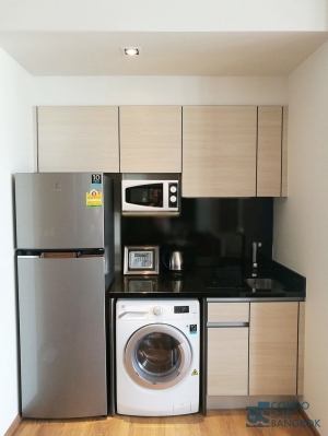 Condo for rent at Sukhumvit 24, 1 bedroom 28.5 sq.m. Walking distance to Phrom Phong BTS.