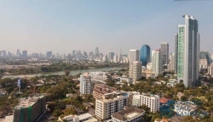 Condo for salr at Sukhumvit 22, 3 bedrooms 152 sqm. City and river view corner unit.