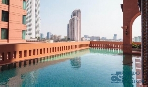 Condo for salr at Sukhumvit 22, 3 bedrooms 152 sqm. City and river view corner unit.