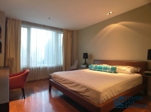 The best location for sale at Sukhumvit 24 in CBD zone, 3 bedrooms 141.64 sq.m. Only 3 minutes walk to Prompong BTS.