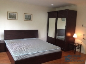 For rent at Sukhumvit 41, One Master Bedroom 80 sqm. Only 5 minutes walk to BTS Prompong.