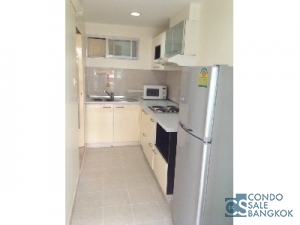 For rent at Sukhumvit 41, One Master Bedroom 80 sqm. Only 5 minutes walk to BTS Prompong.