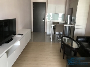Condo at Sukhumvit 43, 1 bedroom with Fully Furnished Near Propmpong-Thonglor BTS.