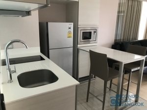Condo at Sukhumvit 43, 1 bedroom with Fully Furnished Near Propmpong-Thonglor BTS.