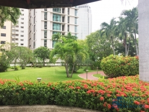 Condo for sale at Sukhumvit 59, 2 Bedrooms 180.71 sq.m. Walk to BTS Thonglor.