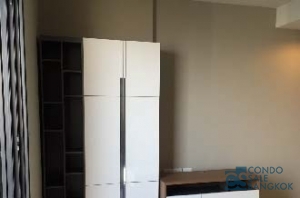 Corner unit 2 Bedrooms 2 Bathrooms with high floor for rent <br />