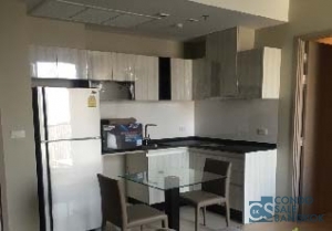 Condo for rent at Sukhumvit 55, 1 Bed 1 Bath 48 sqm. Walking distance to BTS.