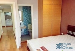 For rent at Sukhumvit 41, 3 Bedrooms 2 Bathrooms 83 sqm. Walk to BTS Phrom Phong.