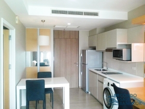 Sky-walk to BTS Thonglor for rent, 1 bed 43 sqm.