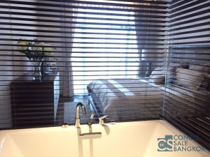 Luxury condo for rent, 1 BR 35 sqm. Close BTS Phrom Phong.