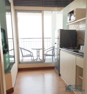 Condo for sale at Aspire Rama IV, 1 bedroom 28 sqm. High floor and outstanding CBD view, Fully Furnished with Electrical, Close to BTS Ekkamai.