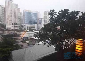Sell with Tenants at The Emporio Place Sukhumvit 24, 48.4 sq.m. 1 Bedroom