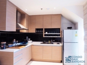 The Emporio Place at Sukhumvit 24 condo for sale, Duplex style 1 bedroom 76.5 Sq.m. Close to Promphong BTS.