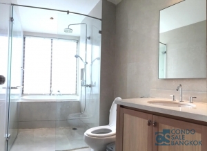 The Emporio Place at Sukhumvit 24 for RENT, 1 bed 65 sqm. Walk to Phrom Phong BTS.