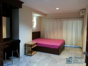 Condo for sale in Sukhumvit Soi 4 and 6, 1 bedroom 56 sq.m. Walk to Nana BTS, fully furmished