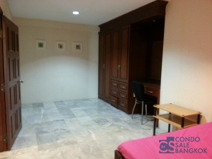 Condo for sale in Sukhumvit Soi 4 and 6, 1 bedroom 56 sq.m. Walk to Nana BTS, fully furmished