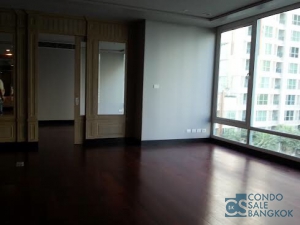 The Park Chidlom condo for sale,  3 bedrooms 258 sq.m. Walk to Chidlom BTS.