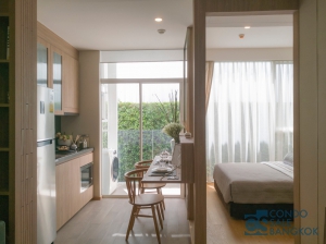 Down Payment!! Siamese Sukhumvit 42, 1 Bedroom 33.99 sq.m. Only 5 minutes walk to BTS Ekkamai.