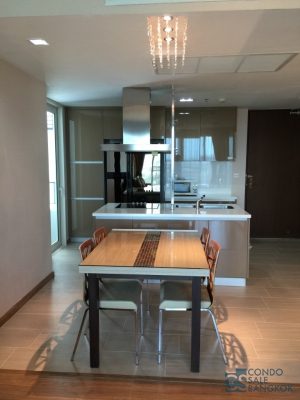 Condo for Rent!! Siri at Sukhumvit 3 Bedrooms, 100 Sq.m. with high floor.