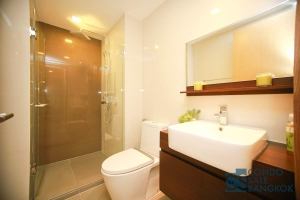 Interlux condo for sale at Sukhumvit 13, 1 BR 38.83 Sq.m. Close to BTS Nana and There is a tuk tuk shuttle service.