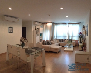 Condo for sale in Sukhumvit 42, 89 sq.m. 2 bedrooms. Walk to BTS Ekamai.