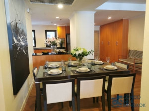 Las Colinas condo for sale at Asoke, High floor, 2 bed 3 bath  185 sqm. Walk to Asoke BTS.