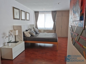 Las Colinas condo for sale at Asoke, High floor, 2 bed 3 bath  185 sqm. Walk to Asoke BTS.