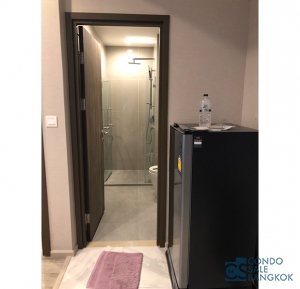 Condo for sale at Life Asoke, 1 BR 31 Sqm. Only 3 minutes  walk to MRT Phetchaburi.
