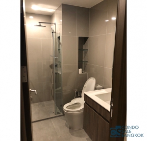 Condo for sale at Life Asoke, 1 BR 31 Sqm. Only 3 minutes  walk to MRT Phetchaburi.