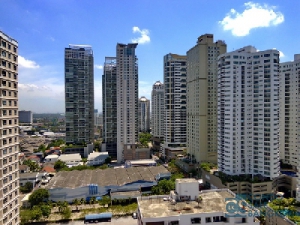 Condo for Rent in Sukhumvit 24, 2 Bedrooms 80 sq.m. Walk to BTS Prompong.