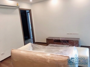 Brand New! The Remarkable condo for sale 2 bedrooms fully furnished. on Petchaburi Road. 3 minutes to Bangkok Hospital 5 minutes to Thonglor. Greenery area and comfortable upscale residential zone
