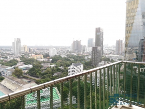 Fullerton Sukhumvit condo for rent at Sukhumvit Road, 3 bedrooms 132 sqm. walk to Thonglor BTS and Ekamai BTS.