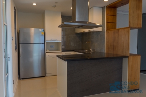 Condo for rent at Sukhumvit Road, 3 bedrooms 132 sqm. walk to BTS Thonglor - Ekamai.