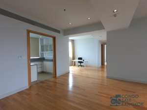 Condo for rent at Sukhumvit 16-22, 2 Bedrooms 2+1 Bathrooms 122.73 sq.m.