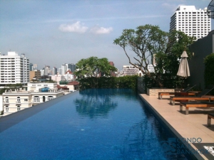 condo for sale on Sukhumvit Soi 8. 2 bedrooms 81 sq.m. Nicely furnished.