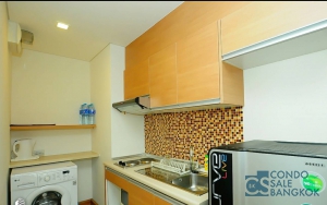 Fully furnished condo Le Luk for sale near BTS. Very high floor 48.92 sq.m. 1 bedroom. Good price