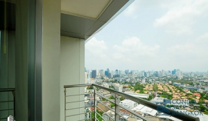 Fully furnished condo Le Luk for sale near BTS. Very high floor 48.92 sq.m. 1 bedroom. Good price