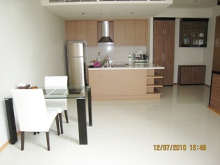 Duplex fully furnished 1 bedroom 89 sq.m condo for sale in Bangkok Sukhumvit 24 Prime Sukhumvit area. The Emporio Place for sale. Lovely!