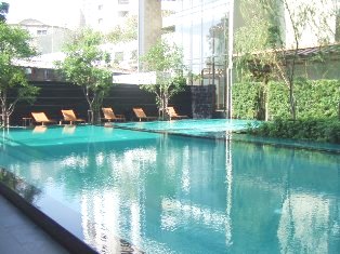 Condo for sale in Bangkok Fully furnished 2 bedrooms, size: 101 sq.m. The Emporio Place. on Sukhumvit 24 for sale. High floor