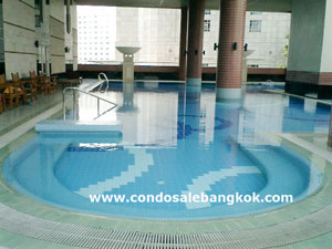 New�condo for sale�in Bangkok 118.20 sq.m. Very nice building in very good location. Unfurnished�Near BTS & MRT. 